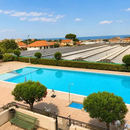 Hostdomus - Poolside With Pool Apartmán Ceriale