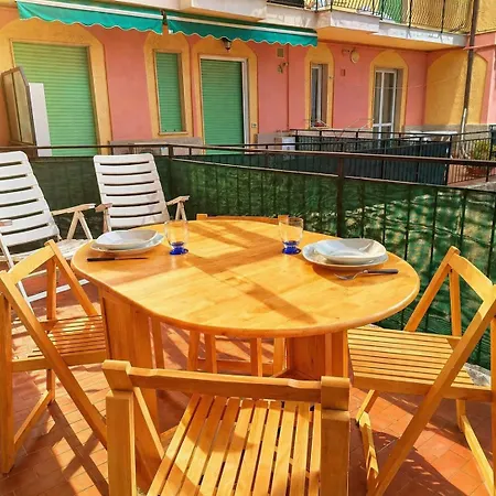 Hostdomus - Poolside With Pool Apartmán